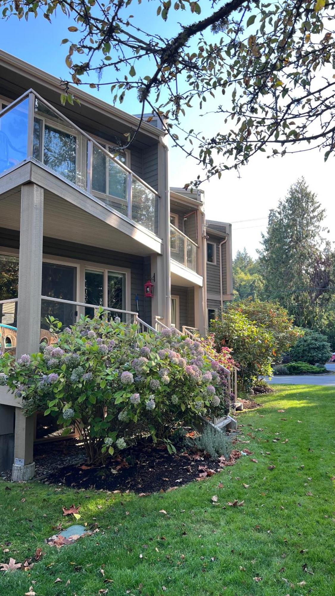 Shorewater Resort Qualicum Beach Exterior photo